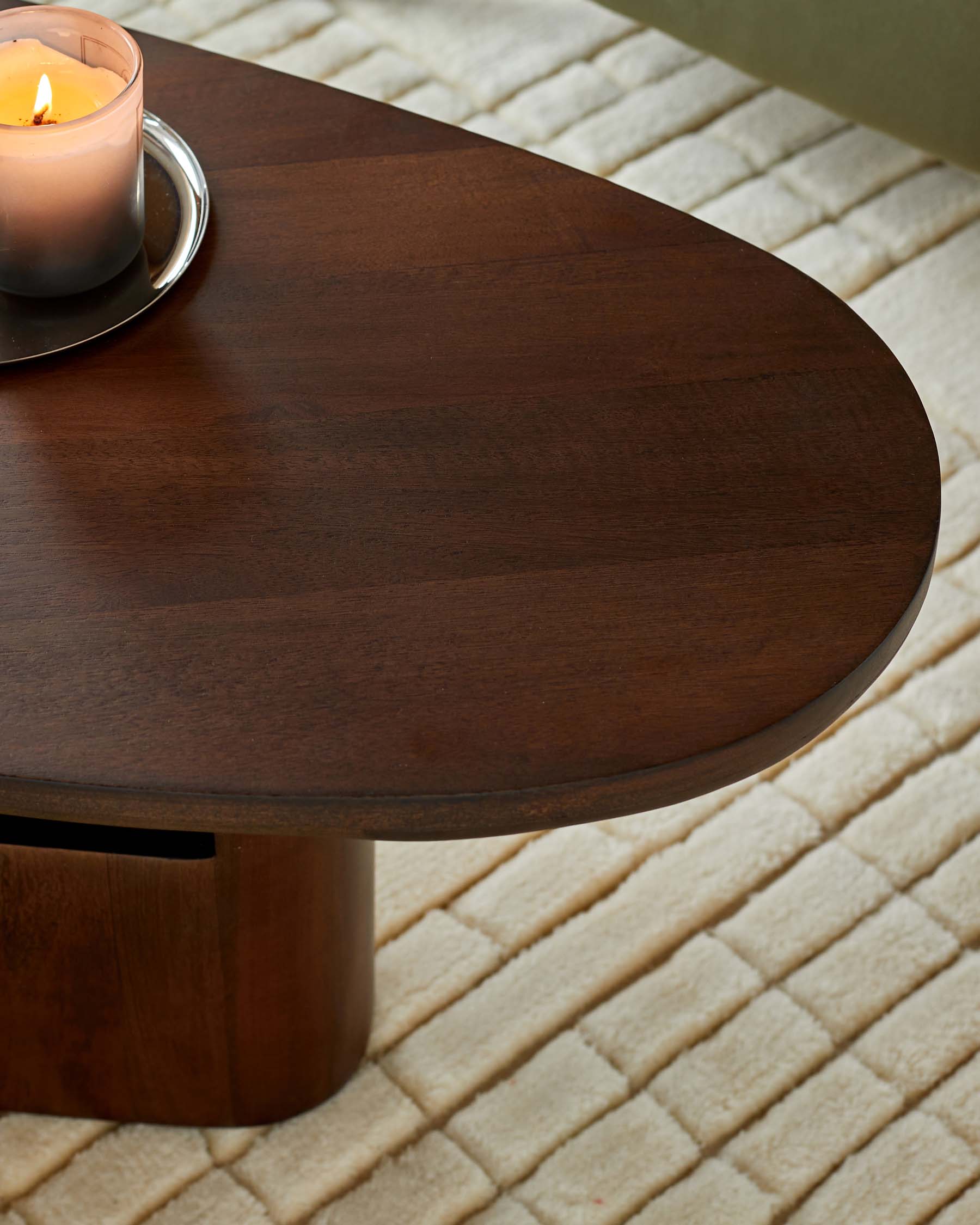 Mango wood coffee table for Modern Living Spaces