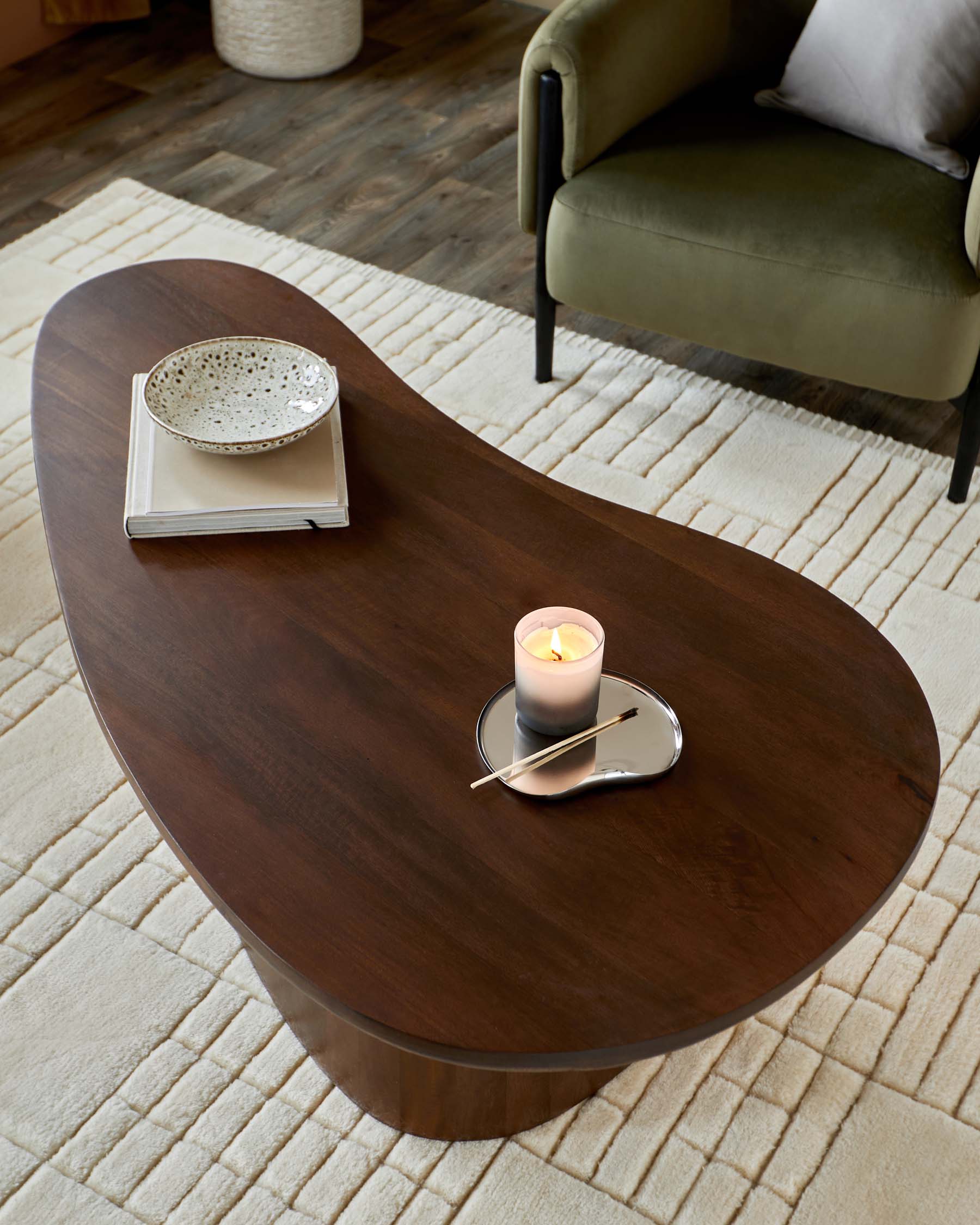 Mango wood coffee table for Modern Living Spaces