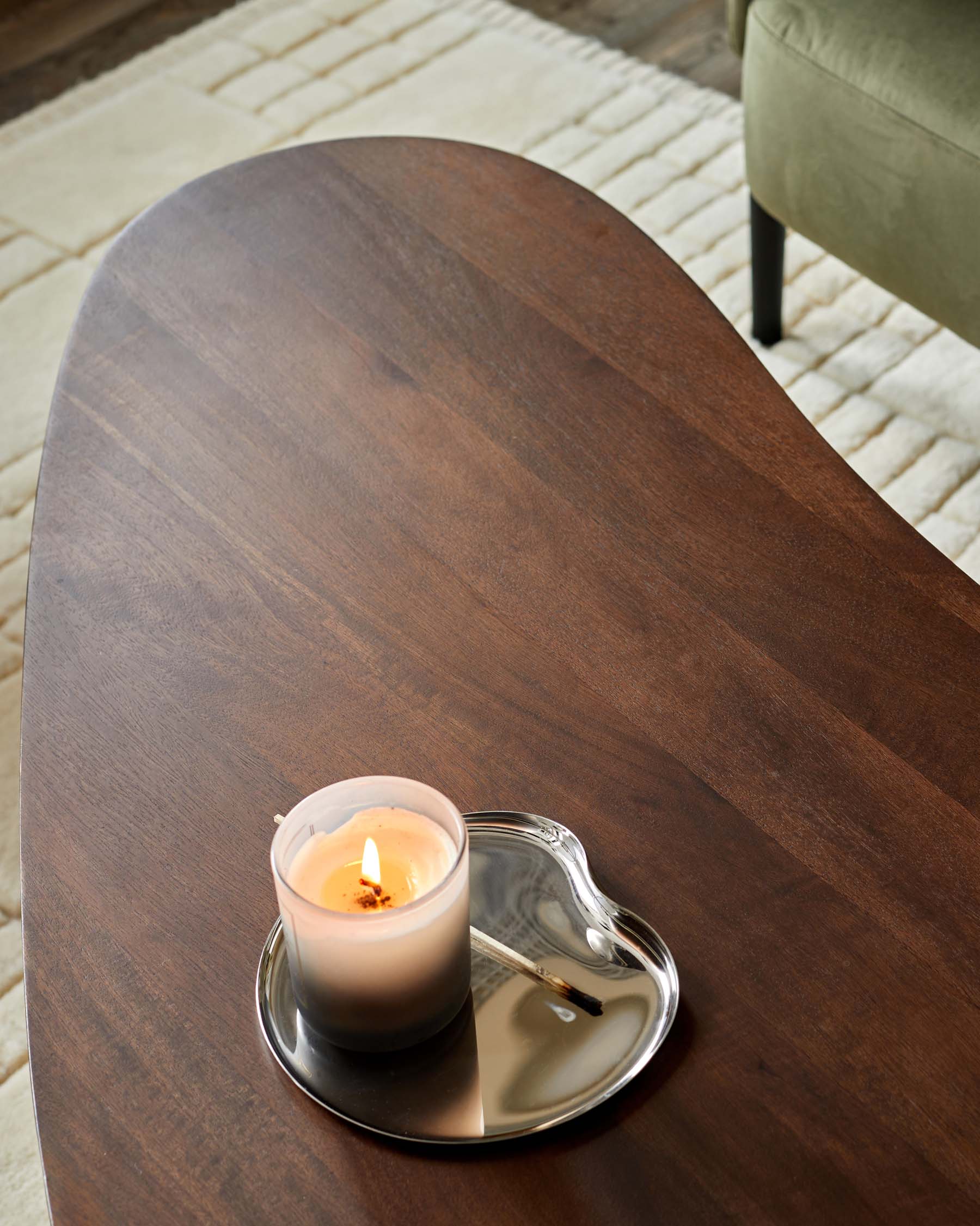 Mango wood coffee table for Modern Living Spaces